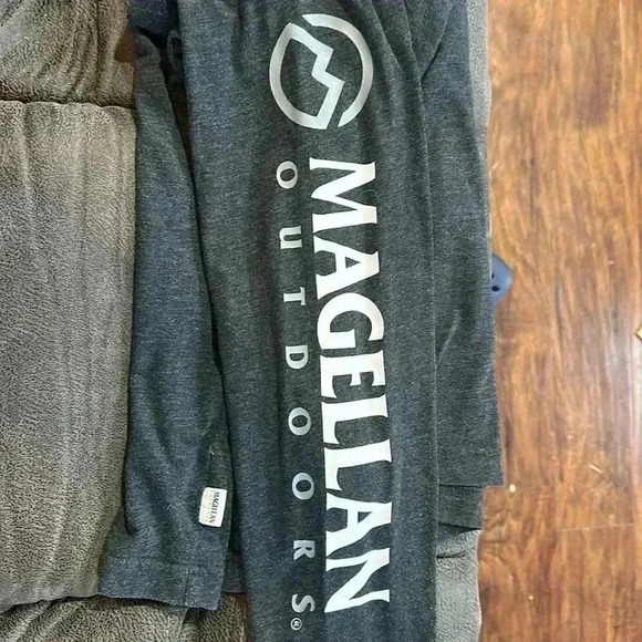 Magellan Outdoors Long Sleeve Tee shirt - Picture 3 of 5